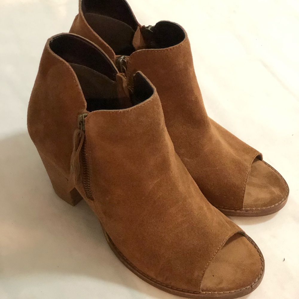 Pair MIA BOOTIES rust color